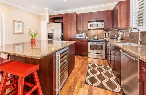 Princeville Condo | Nihilani Family Condo 3A, Townhome Style 2-car Garage, Bonus Den