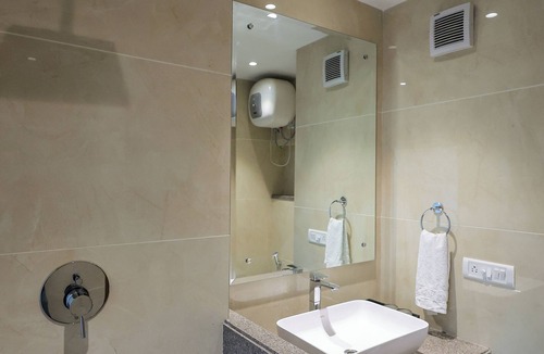 Sector 39 Hotel | Nikko Premier - Near Medanta Hospital