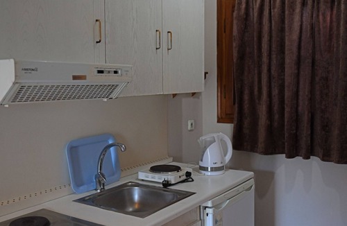 Gialiskari Apartment | Nikos Studio 5 - Studio Apartment, Sleeps 3