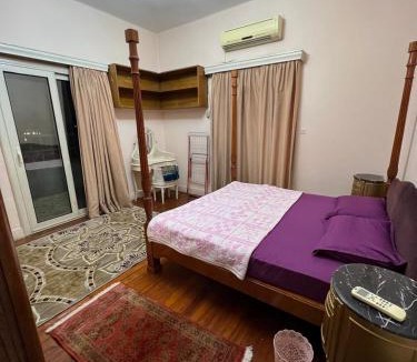 Al Duqqi Apartment | Nile View 1950s spacious apartment - Giza