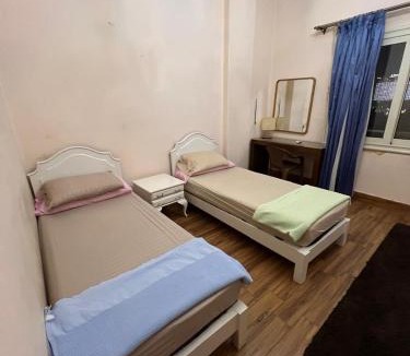 Al Duqqi Apartment | Nile View 1950s spacious apartment - Giza