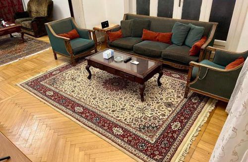Al Duqqi Apartment | Nile View 1950s spacious apartment - Giza
