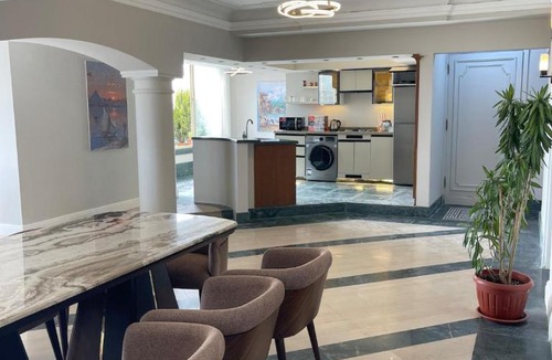 Downtown Cairo Apartment | Nilefront Elegance Apartment Between Zamalek & Downtown