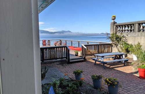 Alert Bay Hotel | Nimpkish Hotel