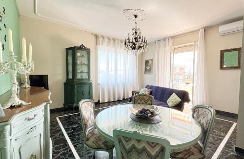 Moncalieri Apartment | Nina e la Casa