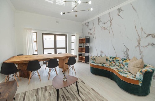Summerstrand House | Nine on Second
