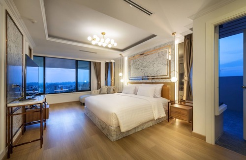 Ban Pong Hotel | Nine River Hotel