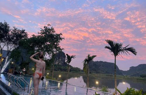 Hoa Lu Bed & Breakfast | Ninh Binh Mountainside Bungalow