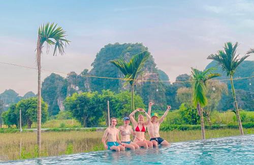 Hoa Lu Bed & Breakfast | Ninh Binh Mountainside Bungalow