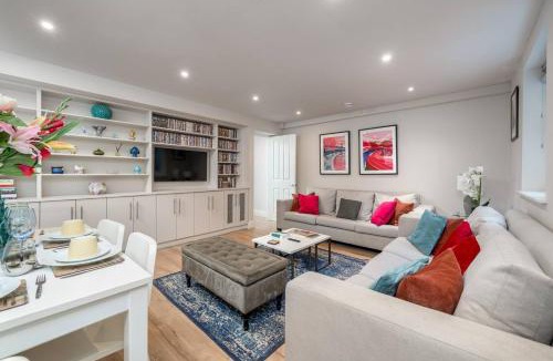 Redcliffe Apartment | Niru Experience Hidden Secret 2BD 2BA