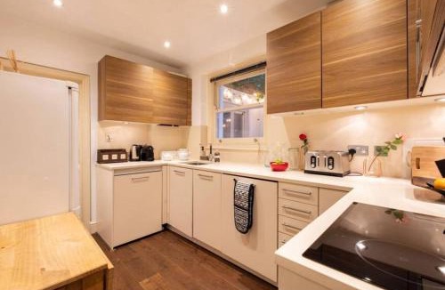 Redcliffe Apartment | Niru Experience Serene Garden Haven Duplex 3BD3BA