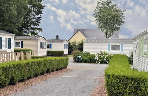 Balleroy House | Nirvana 4-Bedroom Mobile Home - 40 m² + Semi-Covered Terrace, Sleeps 8