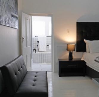 Hout Bay Cabin | Nirvana Beach Cottage a Luxury cottage close to ocean side & mountain peaks beach holiday venue