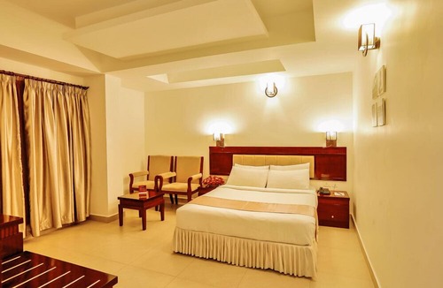 Thrippunithura Hotel | NM Royale County