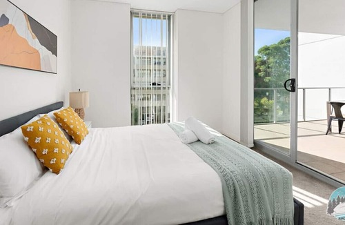 Mascot Apartment | NMAS001-301 · Aircabin | Mascot | Walk to Station | 3 Beds Apt