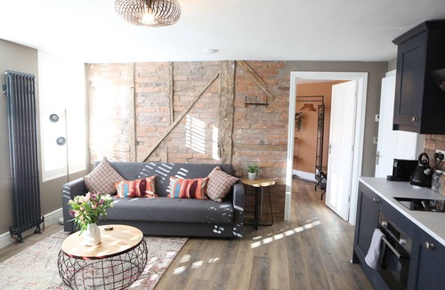 Spetchley Hotel | no.12 self check-in apartments