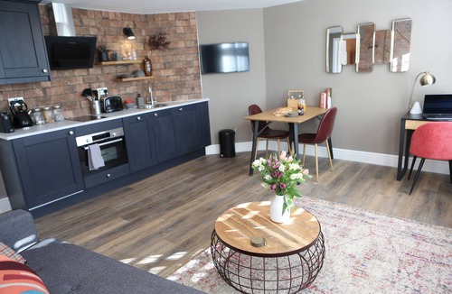 Spetchley Hotel | no.12 self check-in apartments