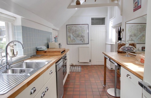 Lower Swanwick Cottage | NO.2 BAYTREE COTTAGE, family friendly in Swanwick, Hampshire