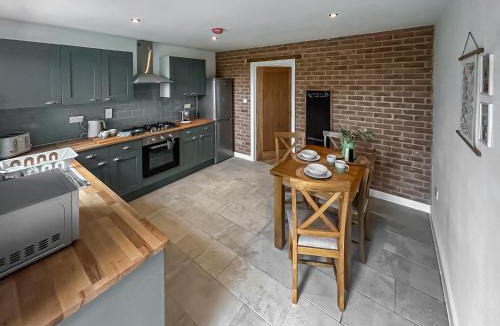 Foxley House | No 3 Rabbit Warren-Uk44299
