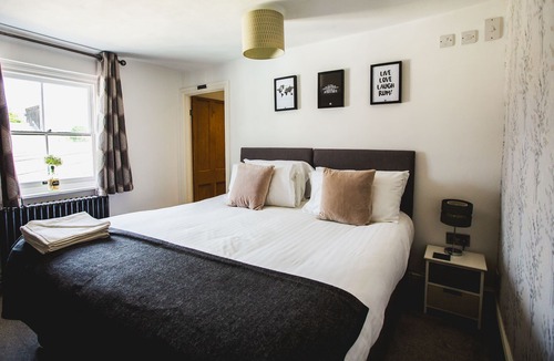 Chepstow Bed & Breakfast | No.8 Accommodation