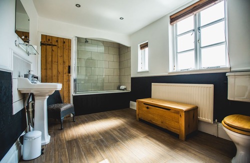Chepstow Bed & Breakfast | No.8 Accommodation