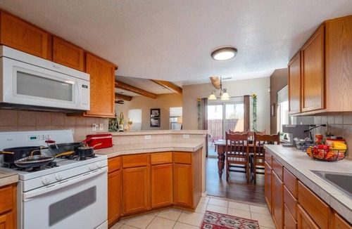 Nor Este House | NO ABB Service FEE - SW Charm 4Br3B in NE Heights!