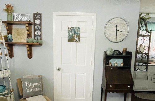 Cochran House | *no cleaning fee* Beautiful 2 bedroom, right in heart of town!