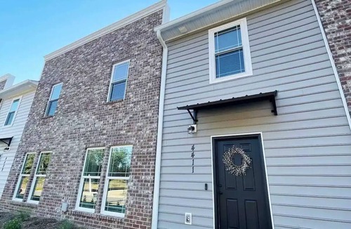 Milton House | No cleaning fee! Coastal Boho Townhouse central to beach-river-Whiting Field!