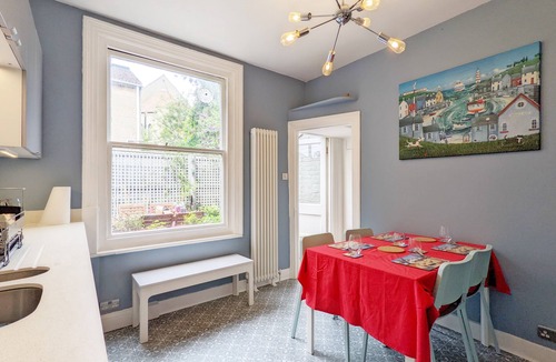 Worthing Cottage | No. Five - Worthing - sleeps 6 guests in 2 bedrooms