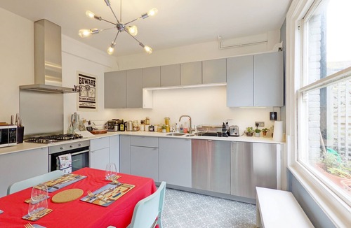 Worthing Cottage | No. Five - Worthing - sleeps 6 guests in 2 bedrooms