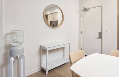Airport Area Apartment | *No Guest service Fee* 2 bed right by Irvine Spectrum