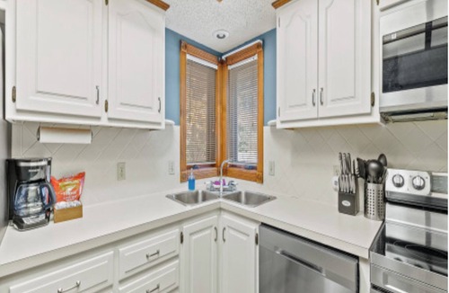 Springfield House | NO PETS 3 bed 2 bath with 2 car garage fully furnished everything new