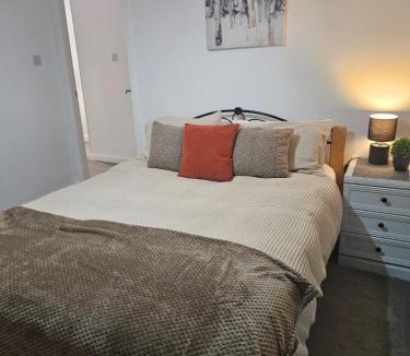 Wick Apartment | No14 Langley Work and Stay 3BR House Ideal for Contractors