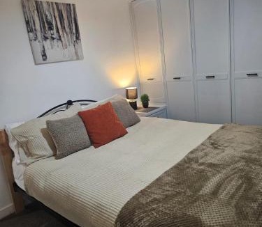 Wick Apartment | No14 Langley Work and Stay 3BR House Ideal for Contractors