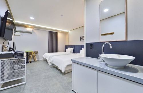 Sacheon Hotel | No25 Samchunpo