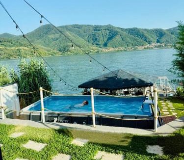 Orsova House | NOAH river house