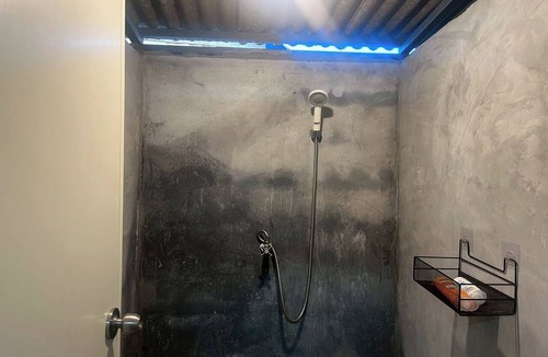 Lamai City Center Hostel | Noah’s Ark Cannabis Bar Restaurant Hostel