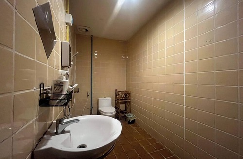 Lamai City Center Hostel | Noah’s Ark Cannabis Bar Restaurant Hostel