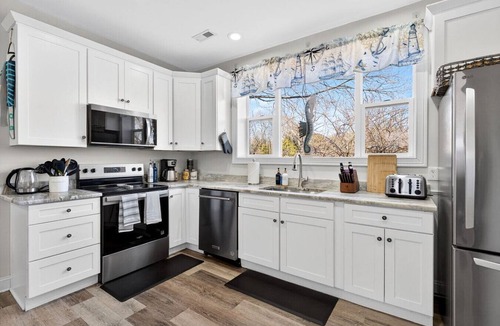 Groton Apartment | Noank Waterfront and Beaches