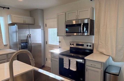 Nob Hill House | Nob Hill gem - remodeled 2 bd home with AC, garage ,near UNM,restaurants,culture
