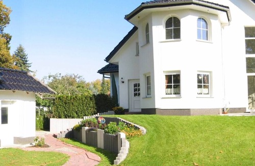 Berlin Apartment | Noble equipped, with good S-Bahn connection to the center of Berlin.