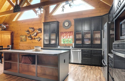 Bethpage Cabin | Noble Heights - Bethpage, TN