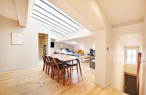 Butte-aux-Cailles Apartment | NoChichi Collections - Residence Place d'Italie