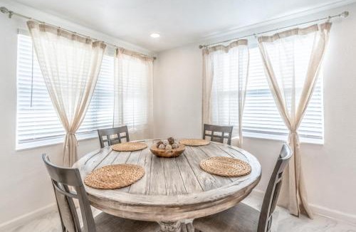 East Naples Apartment | Noel Real Estate