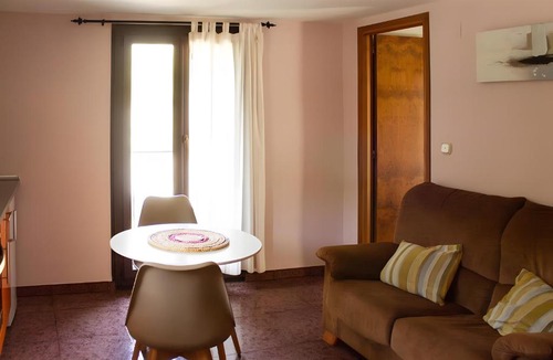 Puertolas Apartment | Nogal