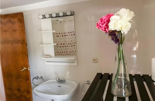 Puertolas Apartment | Nogal
