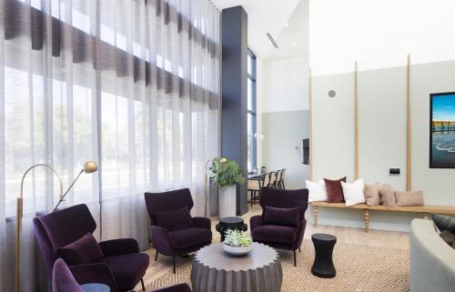 North Hollywood Apartment | Noho Alexan Modern 2bed Duo with FREE Parking