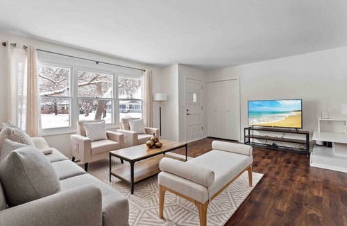 Brooklyn Park House | NOID DRIVE · Cheerful 4 bed house w/ patio 15 min to downtown!