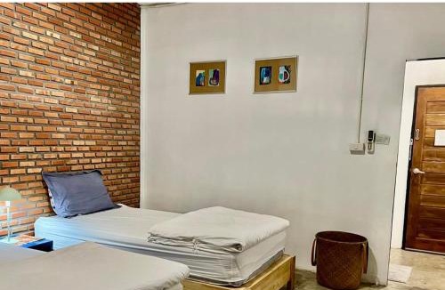 Trang Hostel | Nokhook House