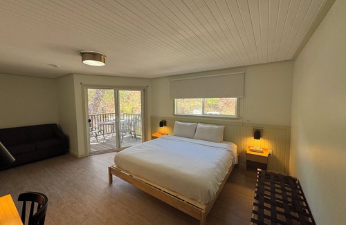 Manitou Springs House | Non-Smoking King/Queen Suite- NKQS
